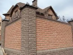 Стена из гиперпрессованного кирпича