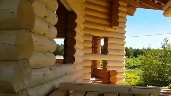 Видео строительства дома из бревна